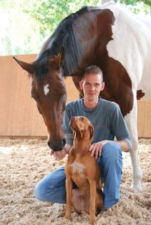 Tierheilpraktikermobil - Mobile Tierheilpraxis & osteopathische Pferdetherapie Stefan Luckow