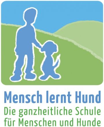Mensch lernt Hund