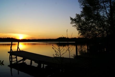 Rotes Sommerhaus in Schweden am See