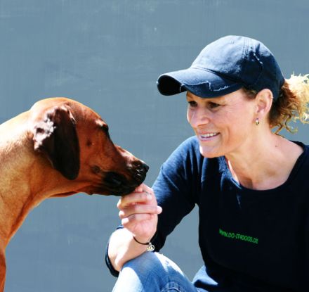 DO IT 4 DOGS - HUNDETRAINING MIT CARMEN PAUL
