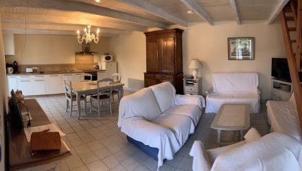 Frankreich, Bretagne, Fischerhaus am Meer in herrlicher Lage, strandnah