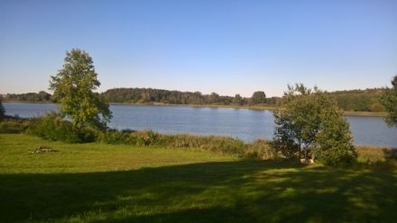 Ausbruchsicheres Ferienhaus 350 m vom See