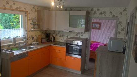 Ausbruchsicheres Ferienhaus 350 m vom See