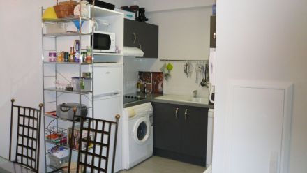 Haus mit sonniger Dachterrasse und Meeresblick