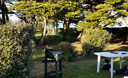 Bretagne, Finistere. Ferienwohnung Zugang zum Meer und Küstenwanderweg. Hund willkommen.