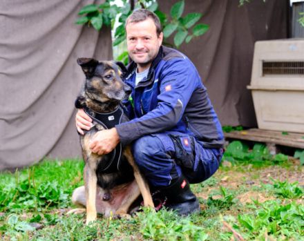 Unser sensibler Eager sehnt sich nach einem liebevollen Altersruhesitz.