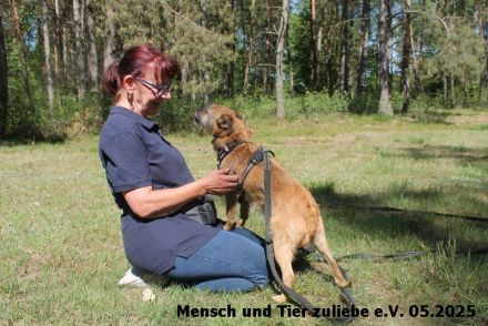 Sara etwas schüchtern, sehr lieb