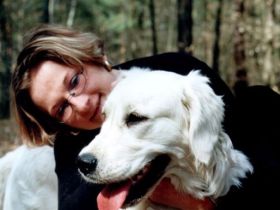 ICH BETREUE LIEBEVOLL IHREN VIERBEINER