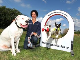 Hundeschule Schuster mit Trainingshalle bei Bonn
