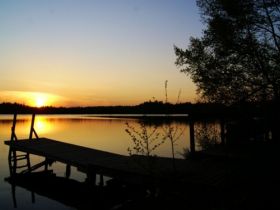 Rotes Sommerhaus in Schweden am See
