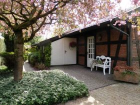 Traumferienhaus "Hundeglück" in direkter Seelag