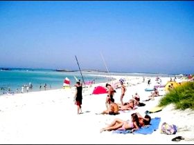 Frankreich, Bretagne, Fischerhaus am Meer in herrlicher Lage, strandnah