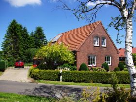 Ferienhaus Friesenaue in Ostfriesland, wo Hunde gerne Urlaub machen, Listenhunde sind willkommen