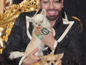 Harald Glööckler präsentiert seine Hundekollektion in Berlin